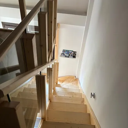 Le Petit Palais * Escarrilla